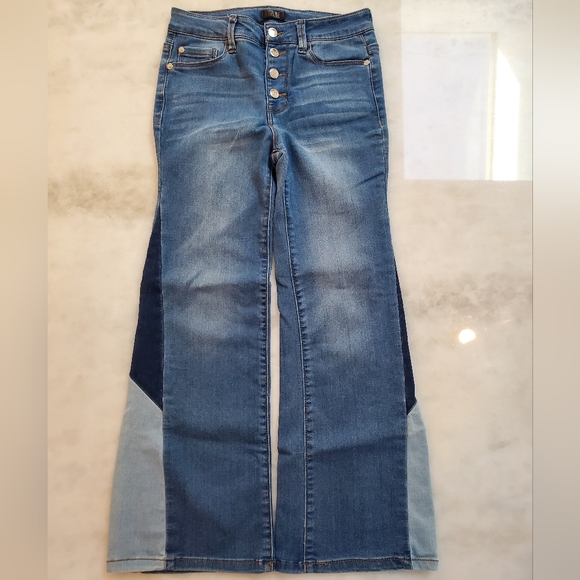 TRUCE patch flare  jeans - Picture 5 of 11